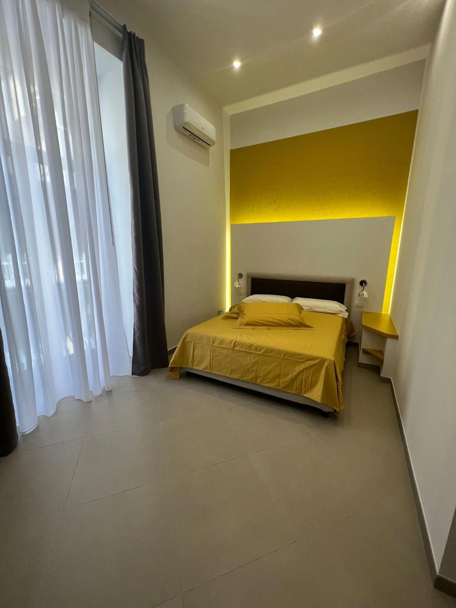 Hotel Dimora Chiaia 209 à Naples Extérieur photo